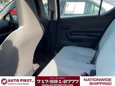 Used 2018 Toyota Prius C One FWD image 9