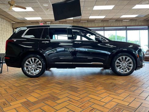 Used 2023 Cadillac XT6 Premium Luxury w/ Technology Package AWD/4WD image 6