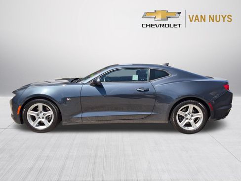 Used 2022 Chevrolet Camaro LT RWD image 8