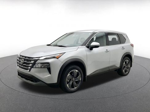 Used 2025 Nissan Rogue SV FWD image 3