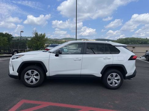 Used 2024 Toyota RAV4 LE AWD/4WD image 6