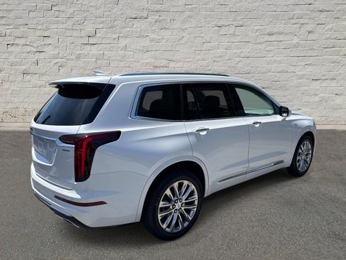 Certified 2025 Cadillac XT6 Premium Luxury w/ LPO, Floor Liner Package AWD/4WD image 5