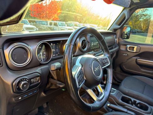 Used 2021 Jeep Wrangler Unlimited Rubicon 4xe w/ Cold Weather Group image 11