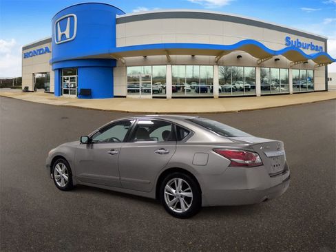 Used 2015 Nissan Altima 2.5 SV image 6