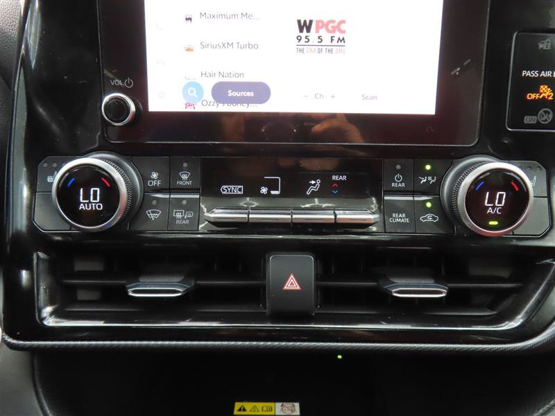 Used 2024 Toyota Highlander XSE FWD image 25