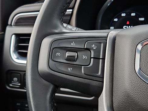 Used 2023 GMC Yukon SLT image 22