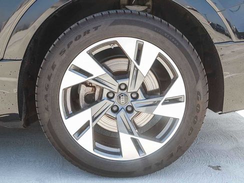 Used 2022 Audi e-tron Premium image 10