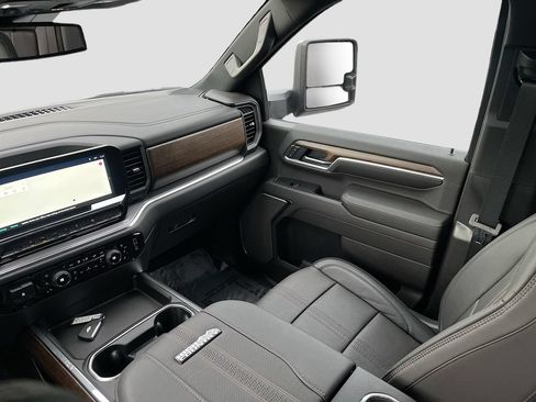Used 2025 Chevrolet Silverado 3500 High Country AWD/4WD image 24