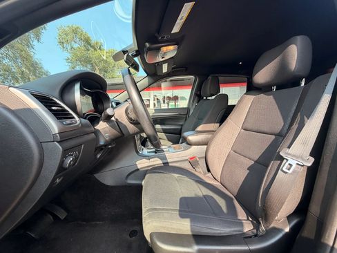 Used 2018 Jeep Grand Cherokee Laredo AWD/4WD image 9