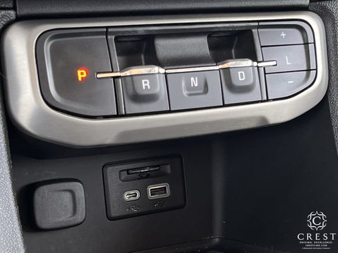 Used 2022 GMC Acadia Denali w/ Denali Technology Package FWD image 18