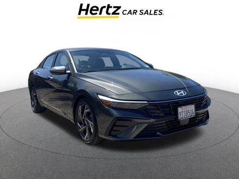 Used 2025 Hyundai Elantra Limited image 1
