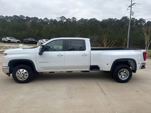 New 2026 Chevrolet Silverado 3500 LT w/ All Star Edition AWD/4WD image 8