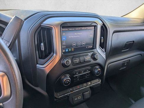 Used 2020 Chevrolet Silverado 1500 LT image 11