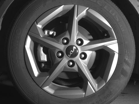 Used 2025 Kia K4 LXS image 12