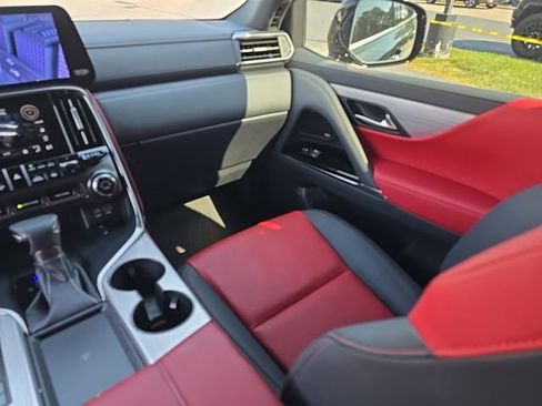 Used 2024 Lexus LX 600 F Sport image 31