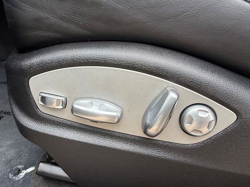 Used 2018 Porsche Macan AWD/4WD image 11