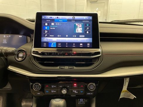 New 2025 Jeep Compass Trailhawk w/ Trailhawk Elite Group image 12