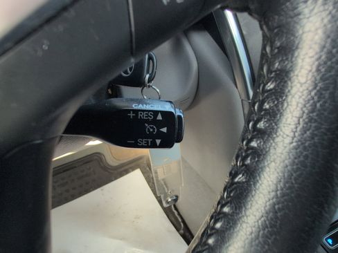 Used 2015 Toyota Camry XLE image 21