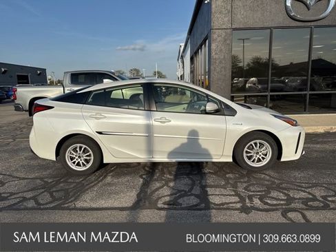 Used 2022 Toyota Prius LE FWD image 10