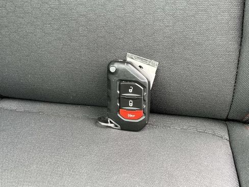 Used 2020 Jeep Wrangler Unlimited Rubicon AWD/4WD image 36