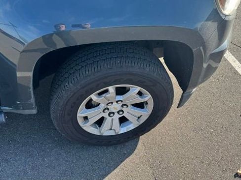 Used 2017 Chevrolet Colorado LT w/ LT Convenience Package image 6