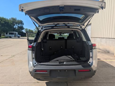 Used 2023 Nissan Pathfinder SV w/ Cargo Package AWD/4WD image 6