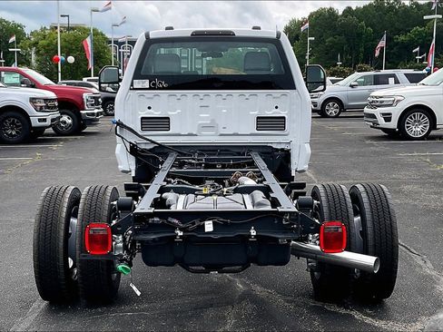 New 2025 Ford F550 XL image 4