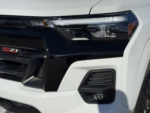 Used 2024 Chevrolet Colorado Z71 image 16