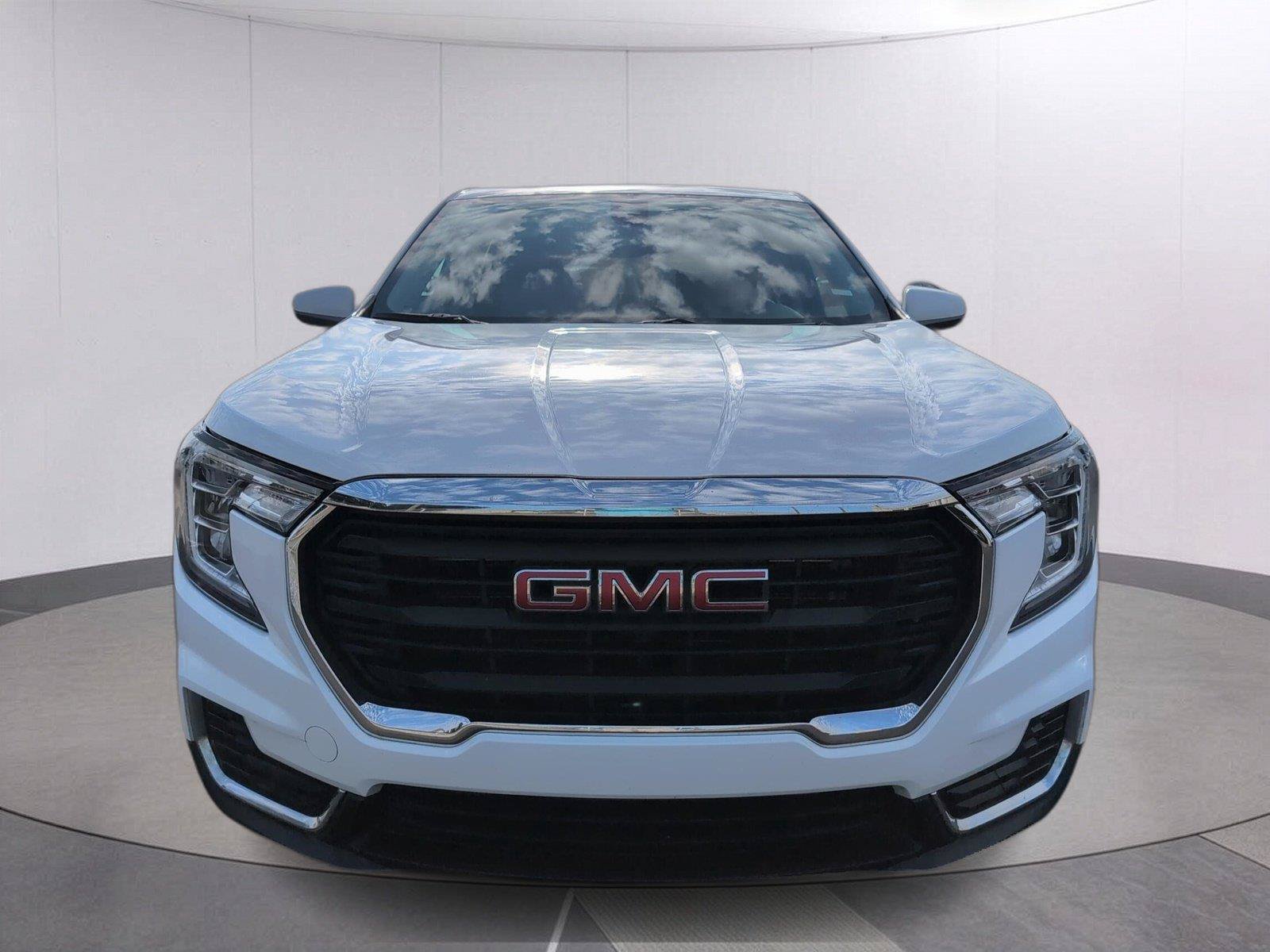 Used 2024 GMC Terrain SLE FWD image 8