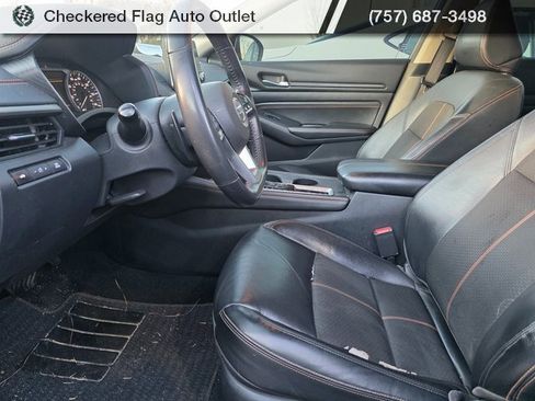 Used 2020 Nissan Altima 2.5 SR w/ Premium Package image 9