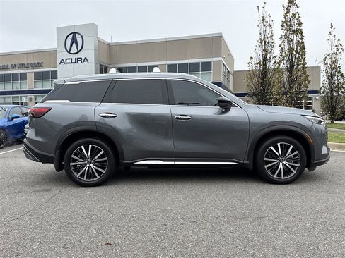 Used 2025 INFINITI QX60 Sensory w/ Vision Package image 2