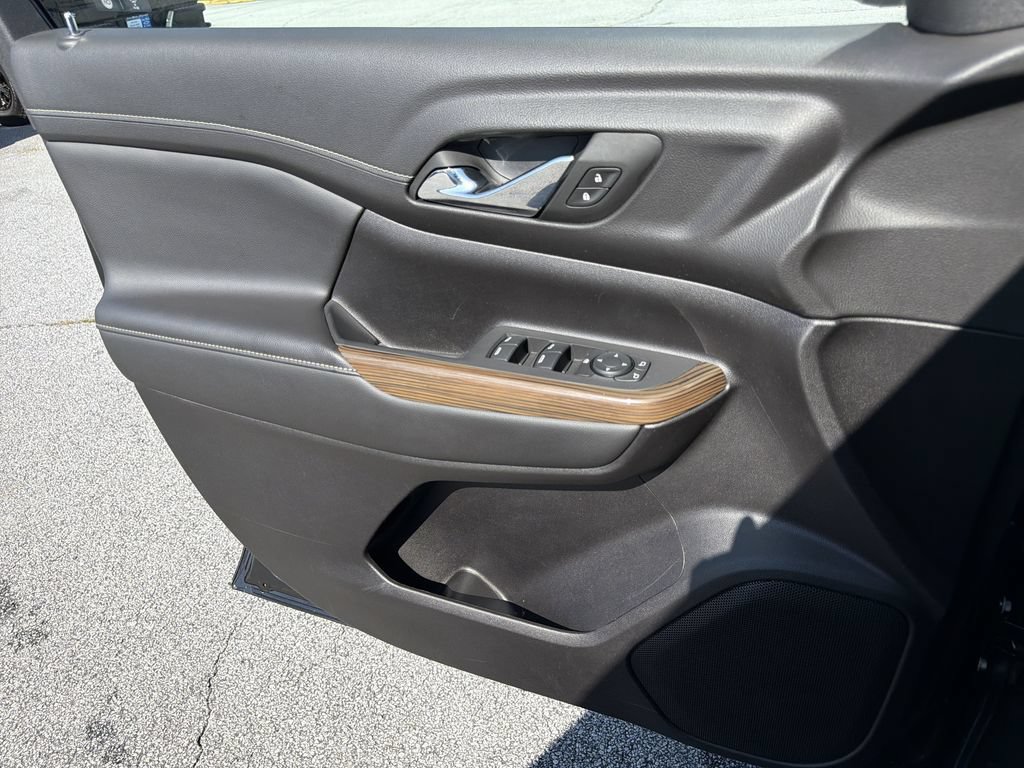 Used 2023 GMC Acadia SLE FWD image 14