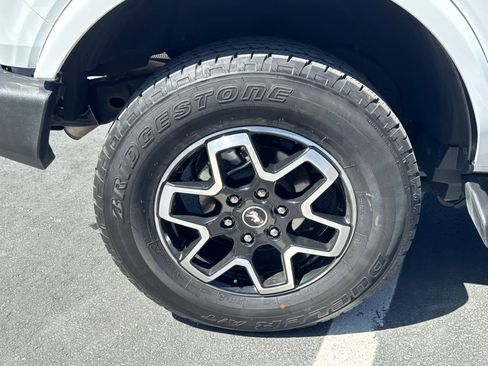 Certified 2025 Ford Bronco Outer Banks AWD/4WD image 13