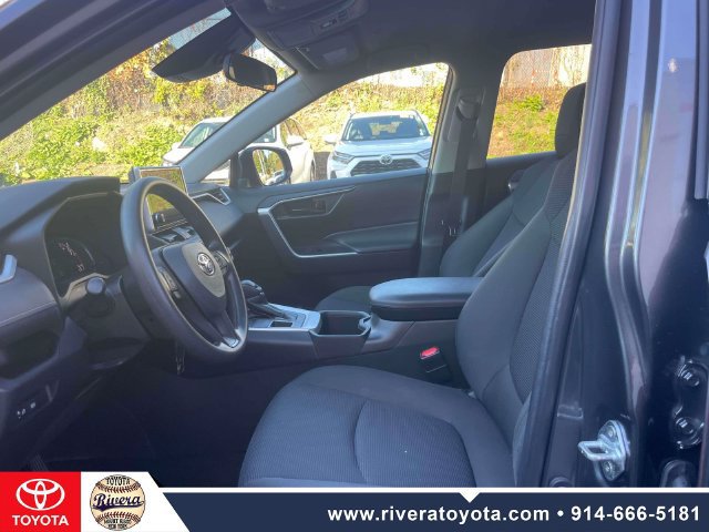 Used 2023 Toyota RAV4 LE AWD/4WD image 16