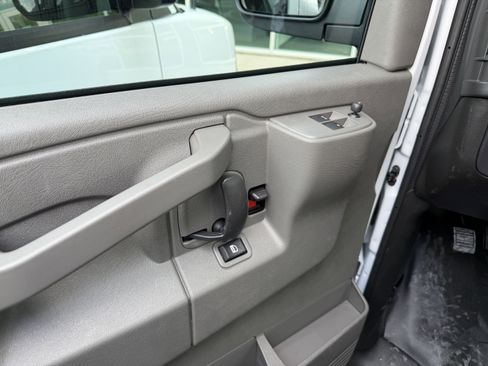 New 2026 Chevrolet Express 3500 Extended RWD image 10