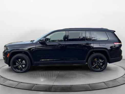 Used 2025 Jeep Grand Cherokee L Limited w/ Black Appearance Package image 4
