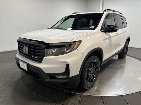 Certified 2024 Honda Passport Black Edition image 6