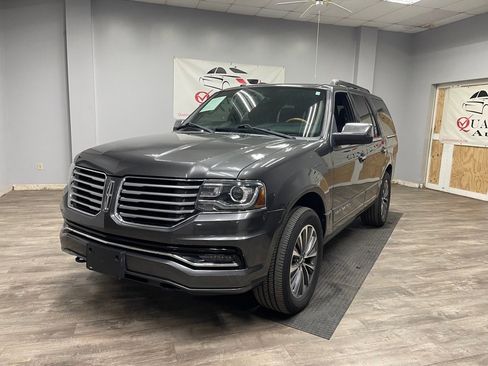 Used 2016 Lincoln Navigator Select RWD image 8