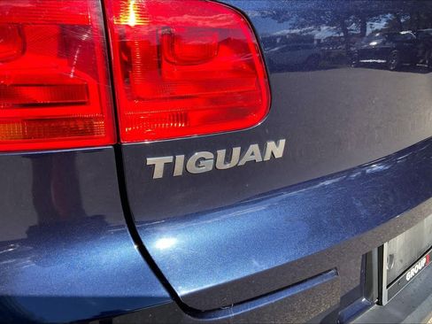 Used 2016 Volkswagen Tiguan S AWD/4WD image 10