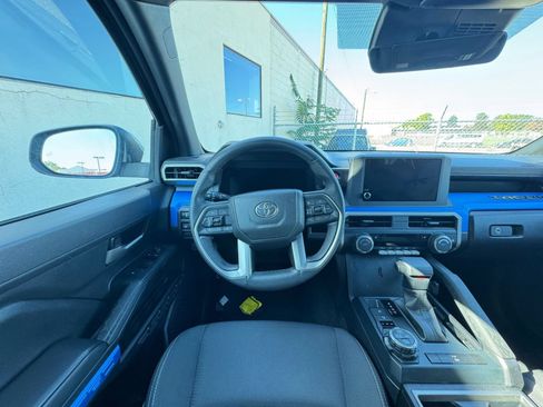Used 2025 Toyota Tacoma TRD Off-Road AWD/4WD image 32