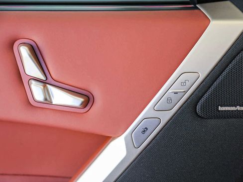 Used 2025 BMW iX xDrive50 image 22