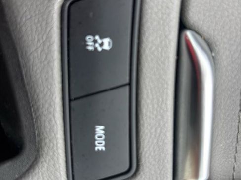 Used 2024 Cadillac XT6 Premium Luxury w/ Technology Package AWD/4WD image 19