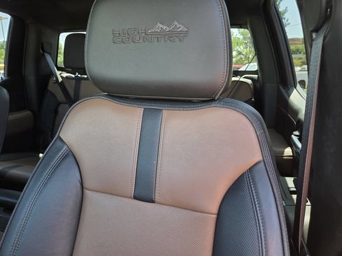 Used 2022 Chevrolet Silverado 1500 High Country w/ Technology Package AWD/4WD image 19