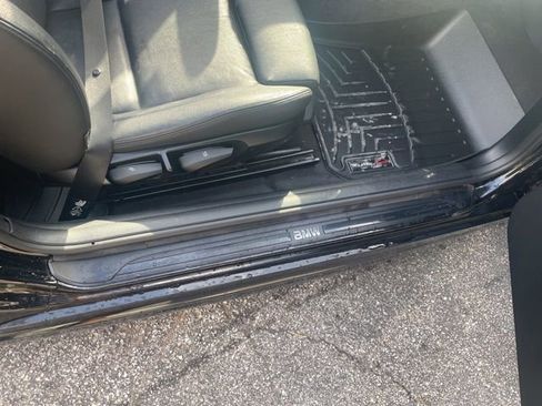 Used 2011 BMW 135i Convertible image 24