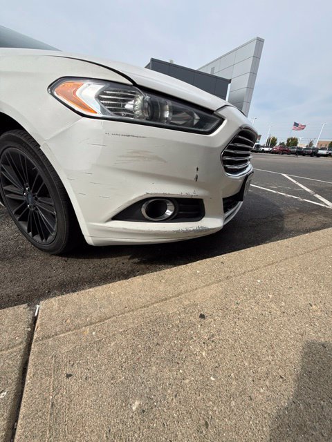 Used 2014 Ford Fusion SE w/ Equipment Group 202A FWD image 4