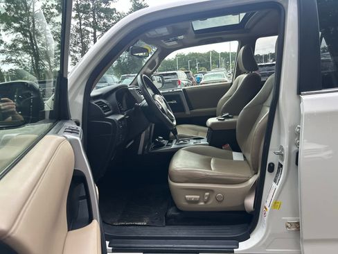 Used 2018 Toyota 4Runner Limited AWD/4WD image 7