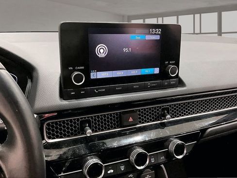 Used 2023 Honda Civic Sport image 6