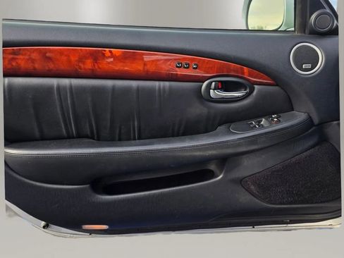 Used 2010 Lexus SC 430 Convertible RWD image 17