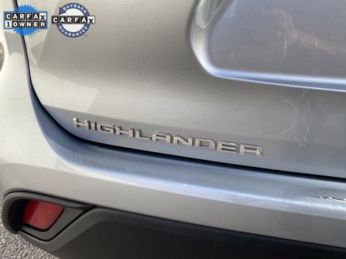 Used 2024 Toyota Highlander LE image 17