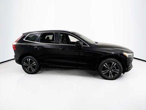 Used 2021 Volvo XC60 T5 Momentum w/ Premium Package image 4